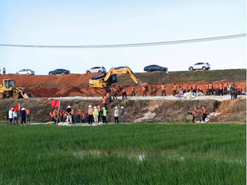 抗洪搶險(xiǎn)報(bào)導(dǎo)-迎“汛”而上，奔赴前線 -299.png